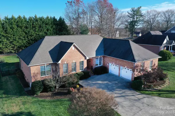 54 Wittenburg Springs DR, Taylorsville, NC 28681
