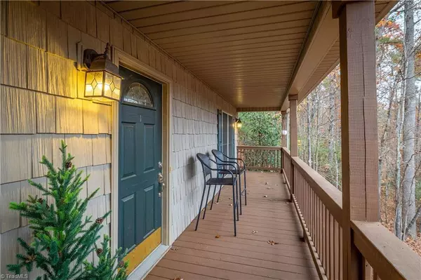 1009 Hawthorne DR NE, Lenoir, NC 28645