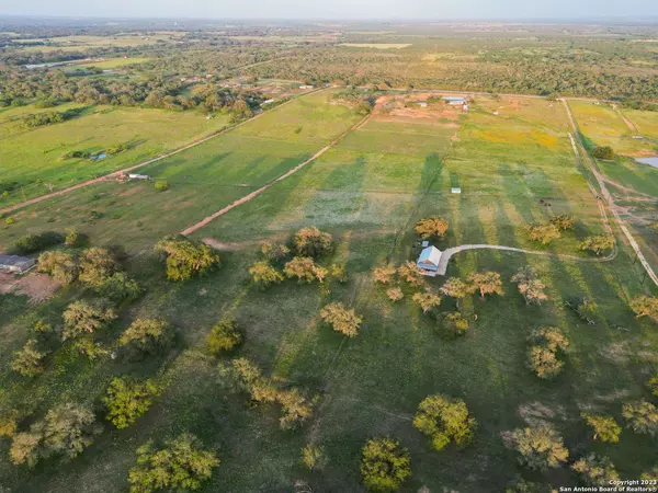 5696 Fm 2504, Poteet, TX 78065