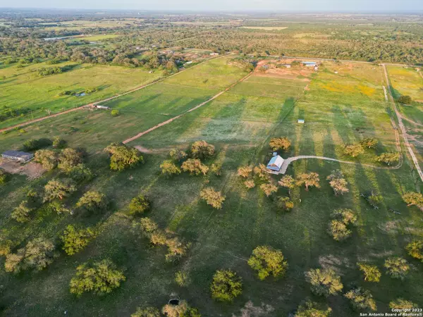 5696 Fm 2504, Poteet, TX 78065