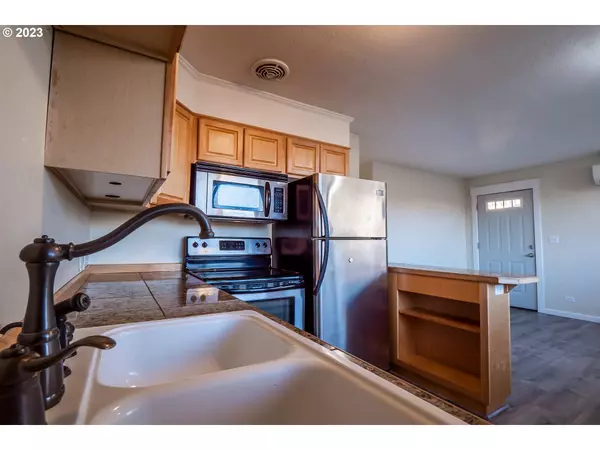 1569 GARFIELD PL, Eugene, OR 97402