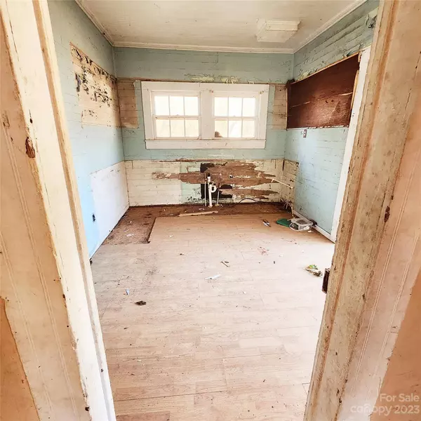 153 Hilltop DR, Mooresboro, NC 28114