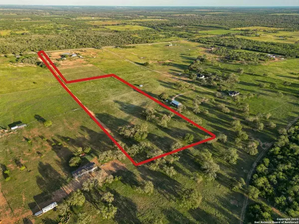 5696 Fm 2504, Poteet, TX 78065