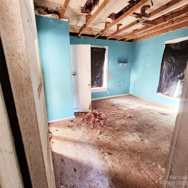 153 Hilltop DR, Mooresboro, NC 28114