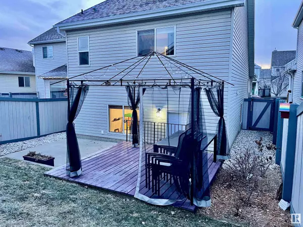 1019 80 ST SW, Edmonton, AB T6X 1E6