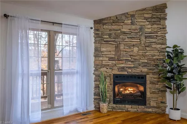 1009 Hawthorne DR NE, Lenoir, NC 28645