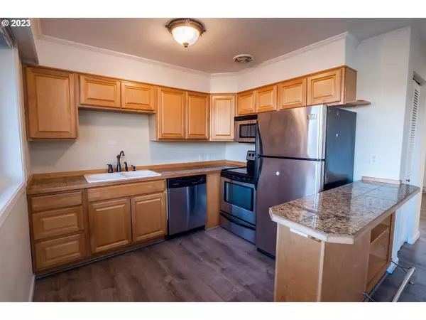 1569 GARFIELD PL, Eugene, OR 97402