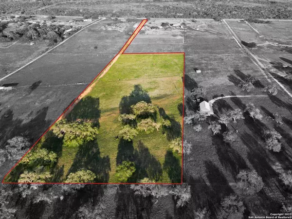 5696 Fm 2504, Poteet, TX 78065