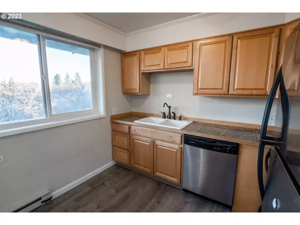 1569 GARFIELD PL, Eugene, OR 97402