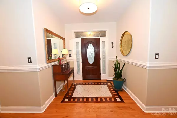 54 Wittenburg Springs DR, Taylorsville, NC 28681