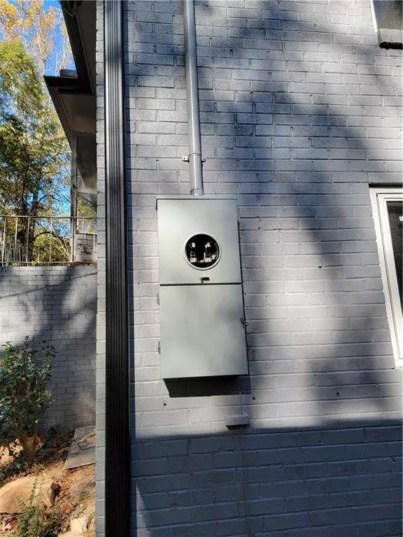 2885 Dale Creek DR NW, Atlanta, GA 30318