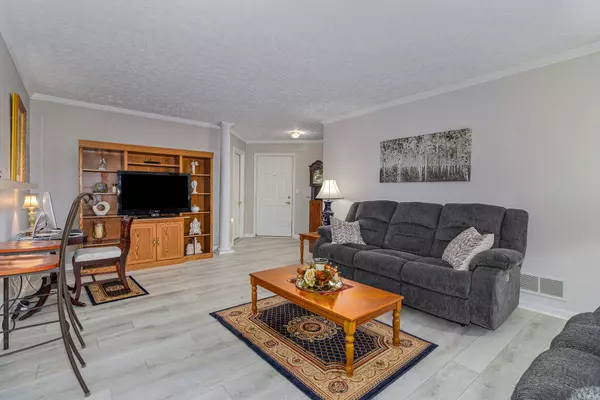 280 Deepwoods Drive, Highland Heights, KY 41076