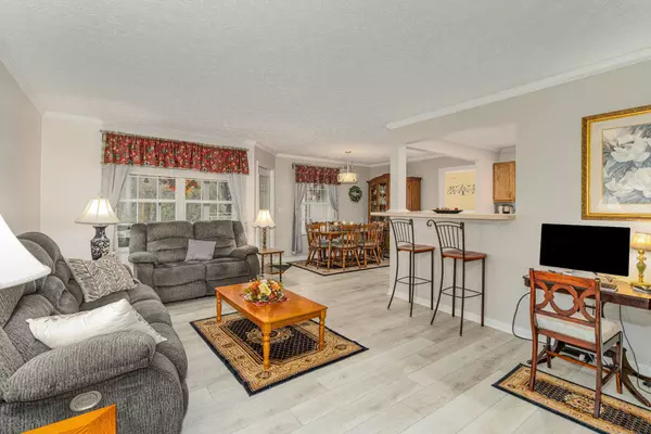 280 Deepwoods Drive, Highland Heights, KY 41076