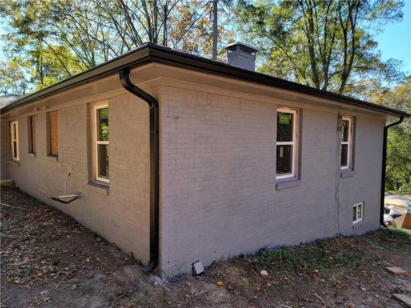 2885 Dale Creek DR NW, Atlanta, GA 30318