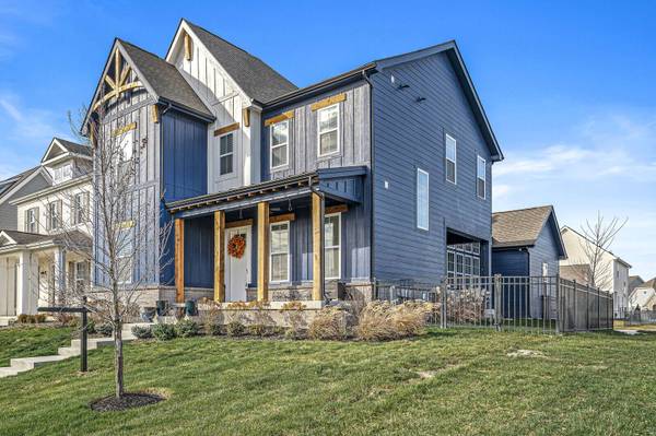 15285 Fairlands DR, Westfield, IN 46074