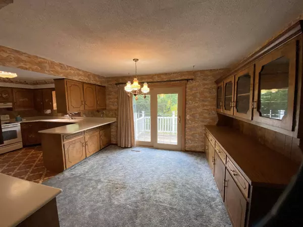 4170 11 Mile NE Road, Rockford, MI 49341