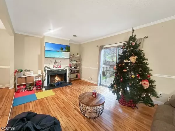 3 Chestnut Ct, High Bridge Boro, NJ 08829