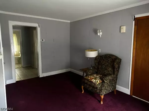 63 Hamilton St, Somerville Boro, NJ 08876