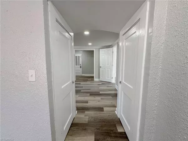 1713 Burton RD, Thomasville, NC 27360