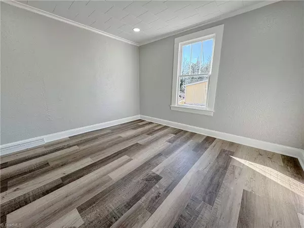 1713 Burton RD, Thomasville, NC 27360