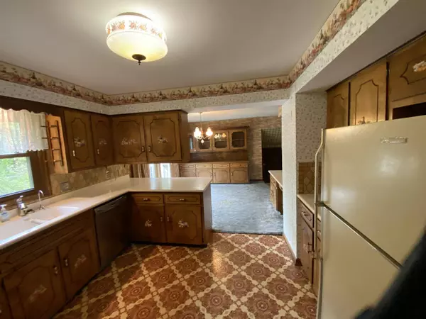 4170 11 Mile NE Road, Rockford, MI 49341