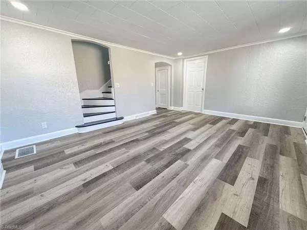 1713 Burton RD, Thomasville, NC 27360