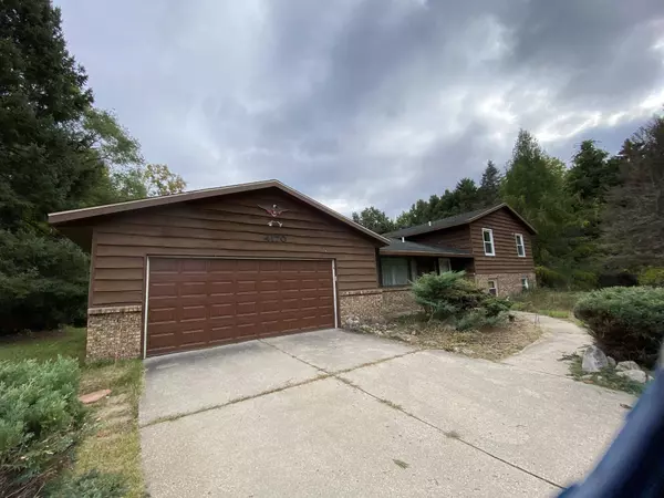 4170 11 Mile NE Road, Rockford, MI 49341