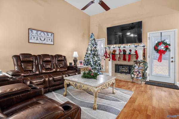 1716 NW Weymouth Lane NW, Huntsville, AL 35806