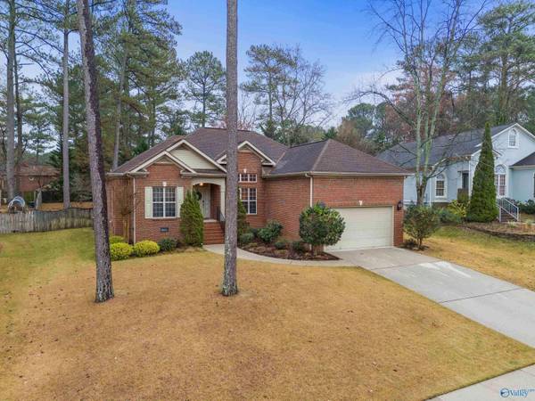 1716 NW Weymouth Lane NW, Huntsville, AL 35806