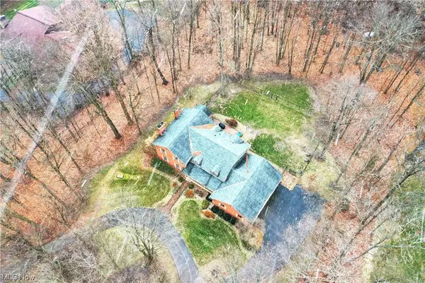 9910 Callawoods DR, Canfield, OH 44406