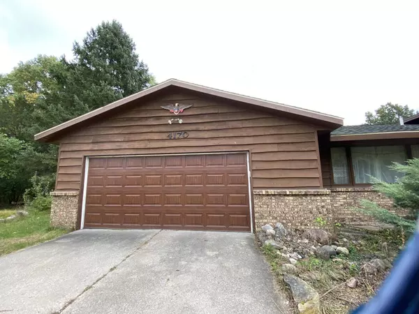 4170 11 Mile NE Road, Rockford, MI 49341