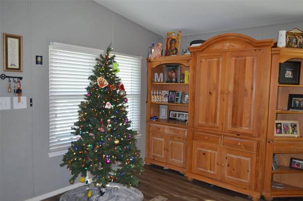 252 Barker Road, Ennis, TX 75119