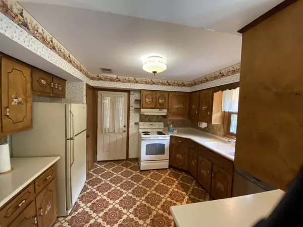 4170 11 Mile NE Road, Rockford, MI 49341