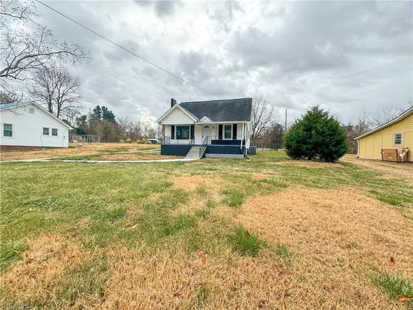 1713 Burton RD, Thomasville, NC 27360