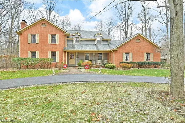 9910 Callawoods DR, Canfield, OH 44406