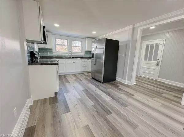 1713 Burton RD, Thomasville, NC 27360