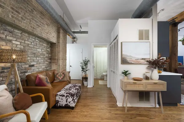 515 N Noble Street #111, Chicago, IL 60642