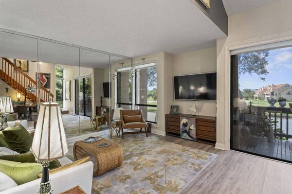 1328 PELICAN CREEK XING #D, St Petersburg, FL 33707