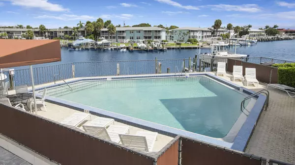309 Lake CIR 203, North Palm Beach, FL 33408