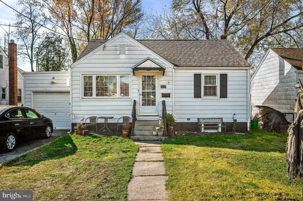 109 W RED BANK AVE, West Deptford, NJ 08096