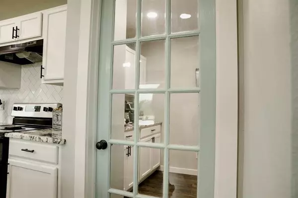 2636 Fm 2543, Yoakum, TX 77995