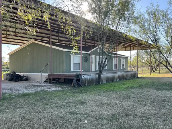 2597 CR 102, Knippa, TX 78870