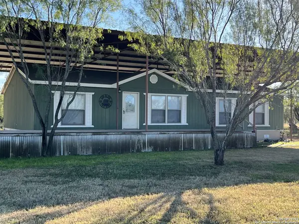 2597 CR 102, Knippa, TX 78870