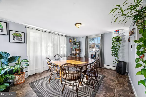 109 W RED BANK AVE, West Deptford, NJ 08096