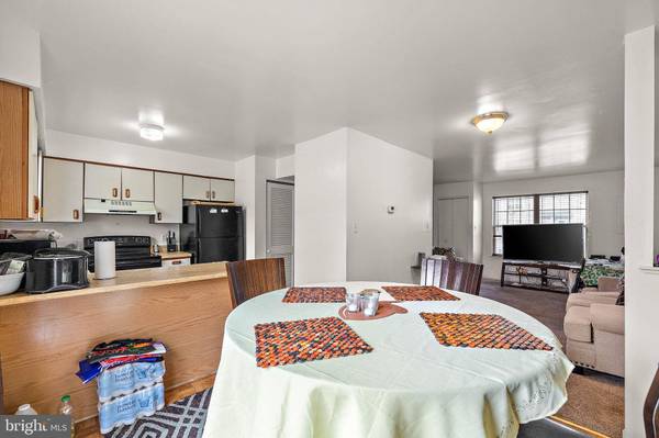 14 WARREN PL, Newark, DE 19702