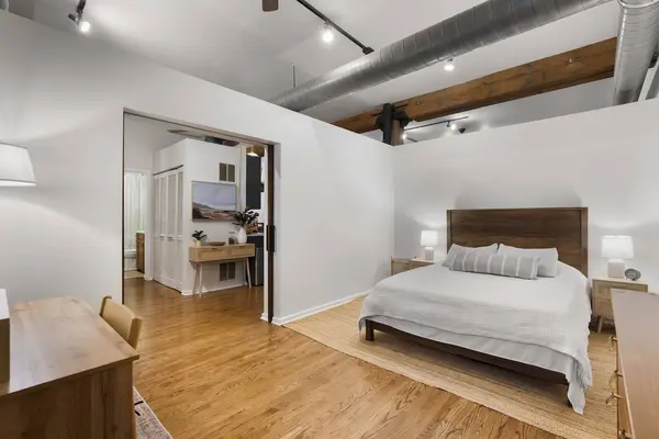 515 N Noble Street #111, Chicago, IL 60642