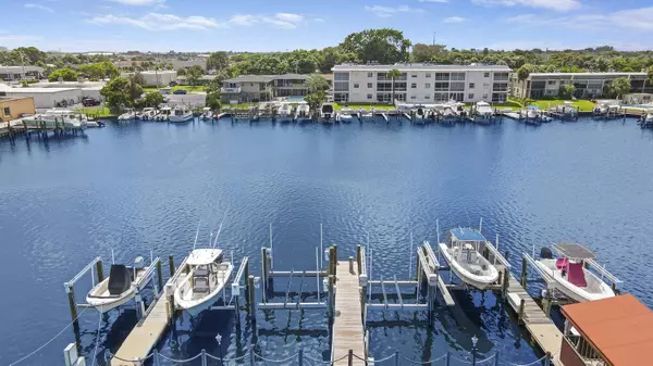 309 Lake CIR 203, North Palm Beach, FL 33408