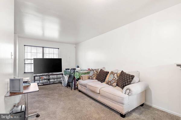 14 WARREN PL, Newark, DE 19702