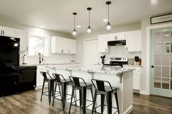 2636 Fm 2543, Yoakum, TX 77995