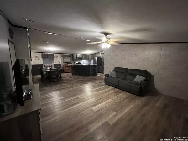 2597 CR 102, Knippa, TX 78870